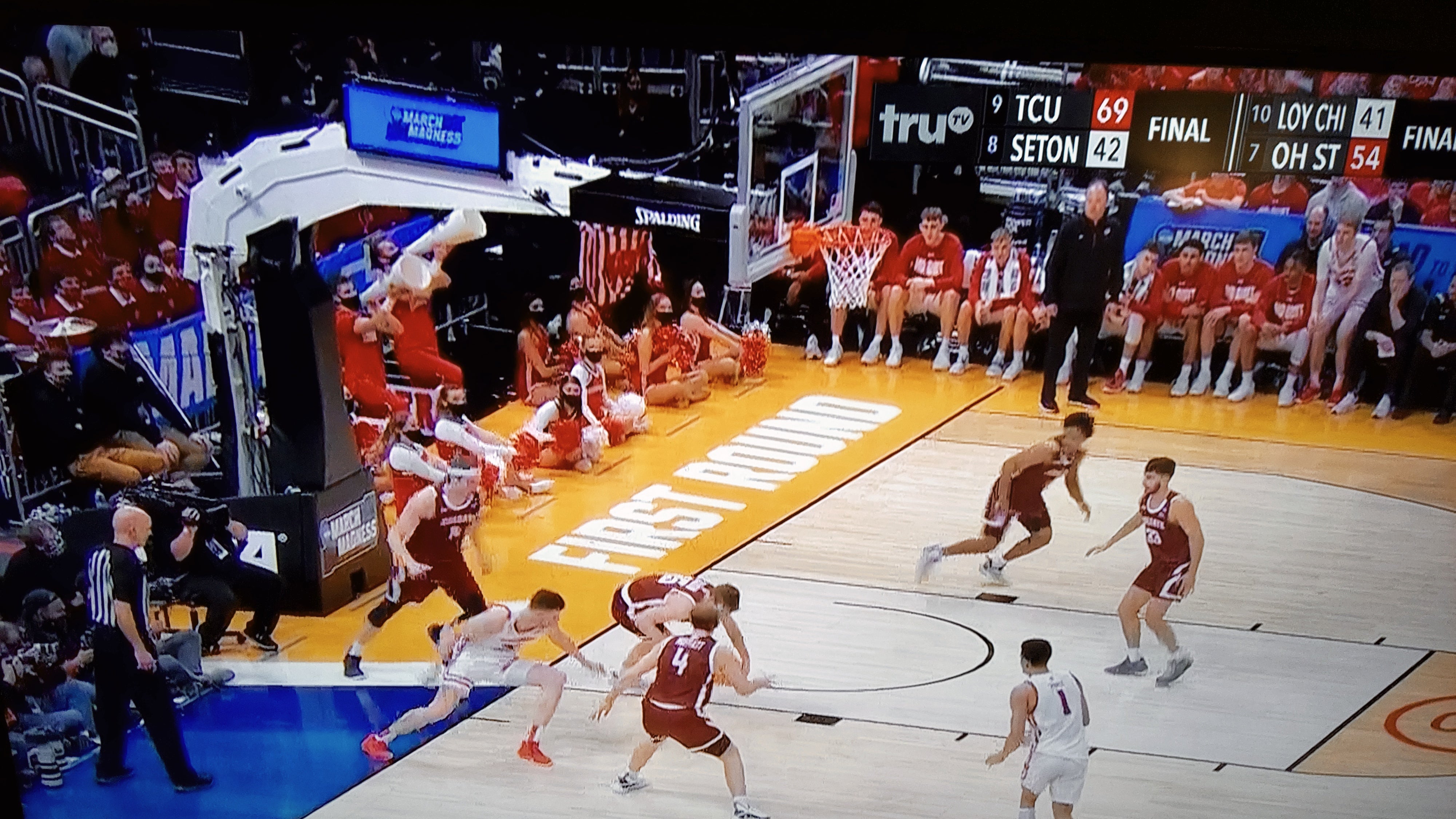 Outofbounds rule question Leaky v Marquette