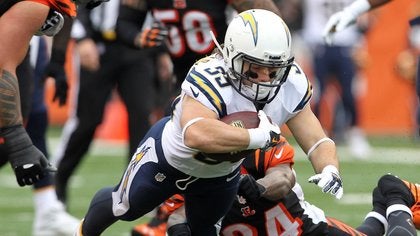 Danny Woodhead, Running Back for the Patriots. Height: 5 ft 7 inWeight: 195  lb. THE definition of Scrappy!