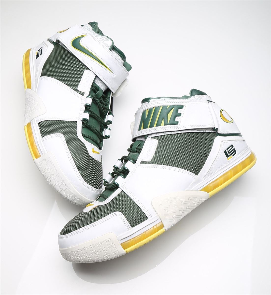 The Oregon Ducks Take Over Jordan 10's! – B Street Shoes