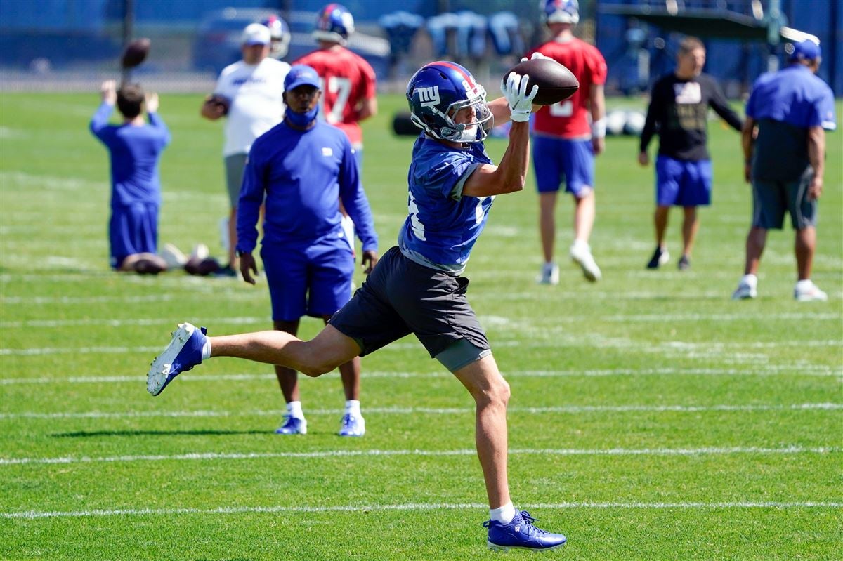 Daniel Jones-Kenny Golladay chemistry building at Giants camp