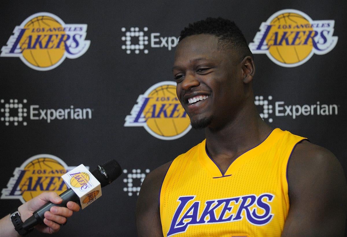 Lakers' draft pick Julius Randle in a Kobe Bryant jersey (Photo)