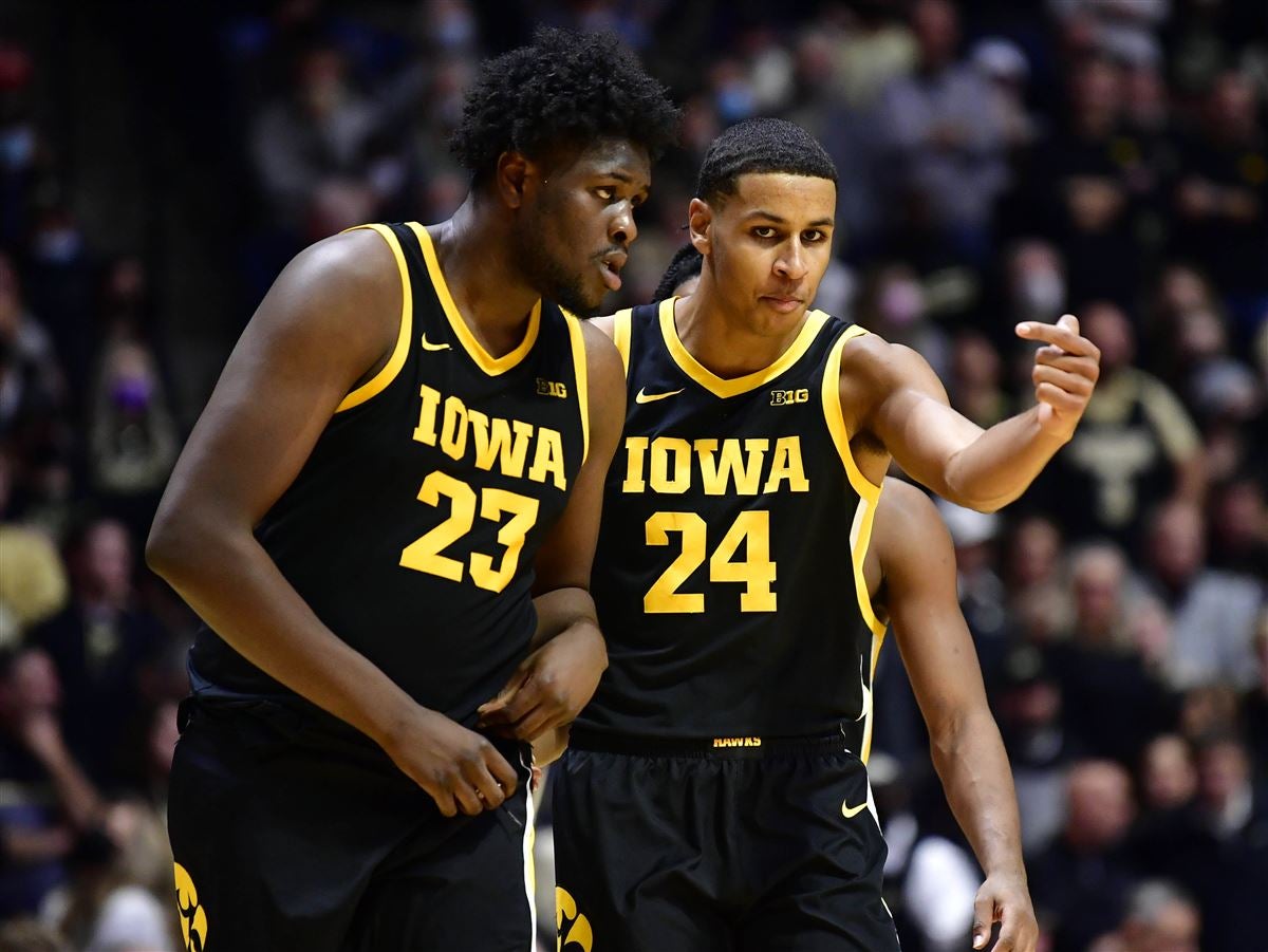 Iowa basketball commit Josh Ogundele's journey from London to Iowa City -  Sports Illustrated Iowa Hawkeyes News, Analysis and More