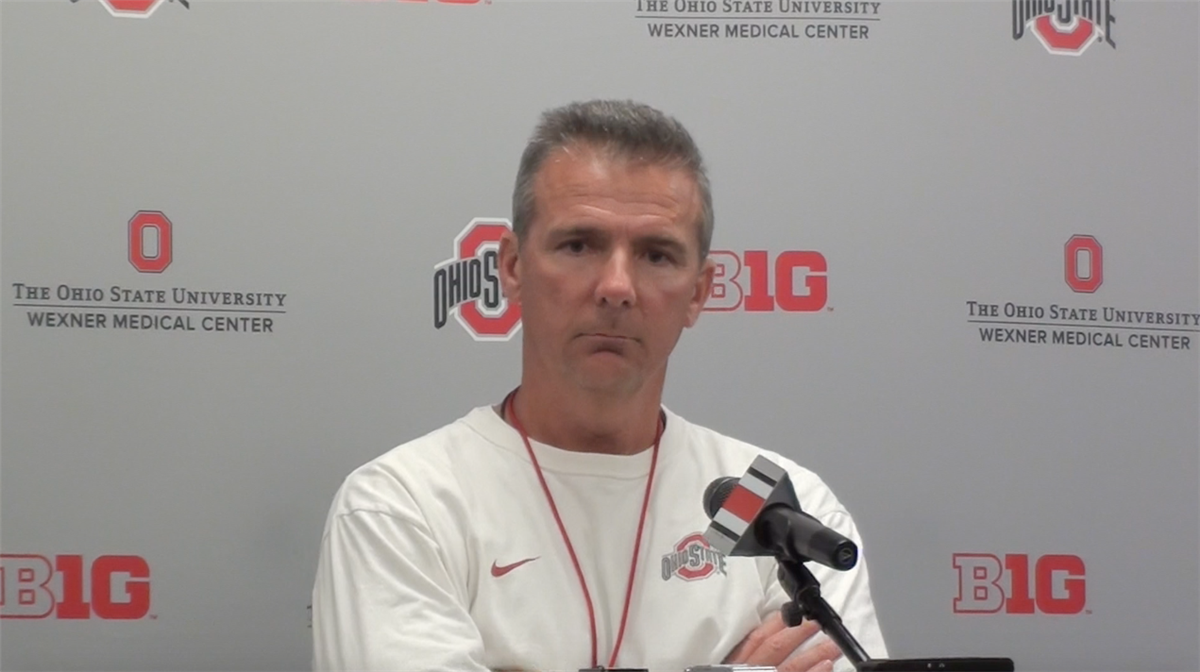 Urban Meyer receives huge welcome, shows off championship ring at Ohio  State