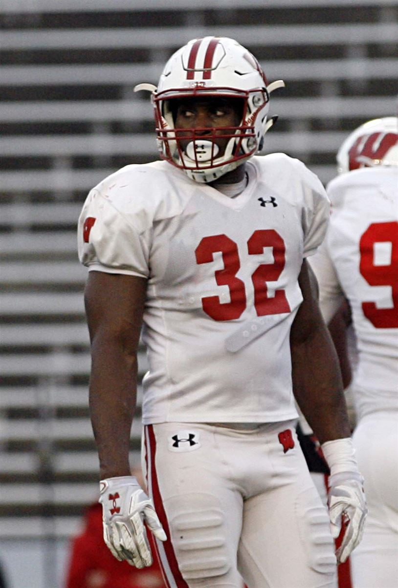 Wisconsin Lbfb Leon Jacobs Visits Texans Taking Care