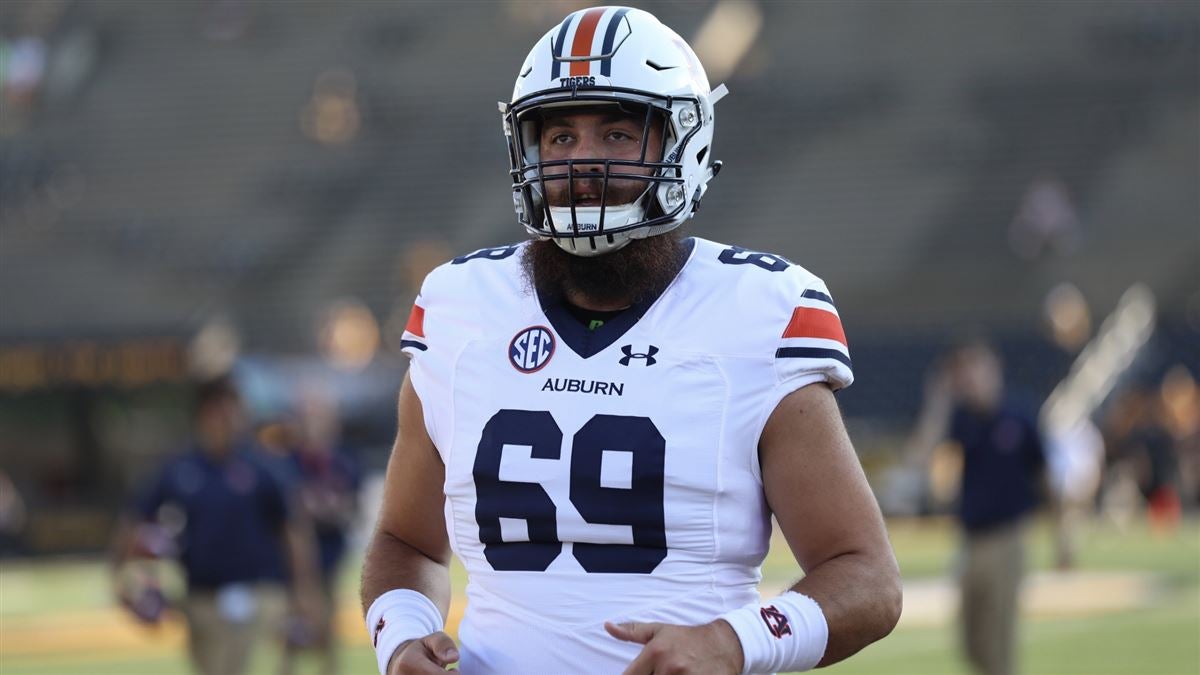 Meet Ike Powell, the long snapper behind Auburn's nicest beard 