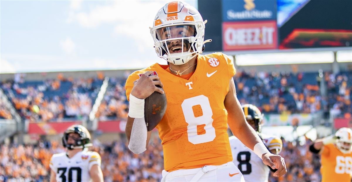 Tennessee's Nico Iamaleava tabbed as best second-year quarterback for 2024  season