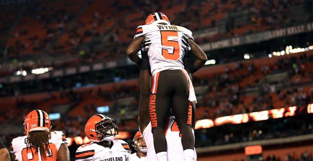 Cleveland Browns wide receiver Shane Wynn catches a pass during