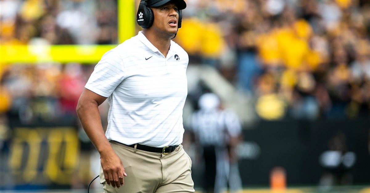 LeVar Woods Leaving Iowa To Take New Position At Michigan State
