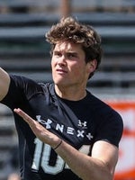 Cole Leinart, Redondo Union, Quarterback