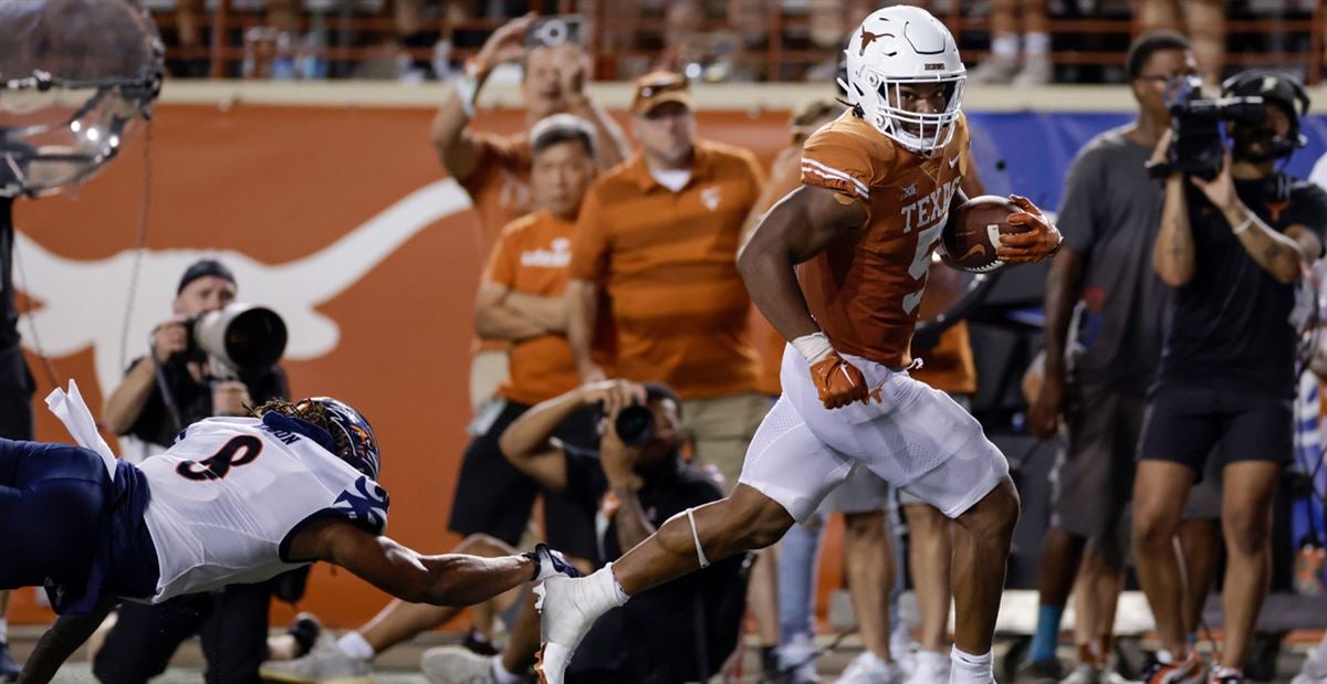 University of Texas football: Bijan Robinson puts fumble in past