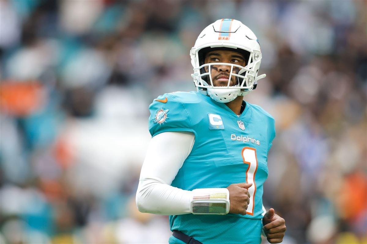 Dolphins' Mike McDaniel confirms Tua Tagovailoa suffered a concussion,  Teddy Bridgewater to start vs. Patriots