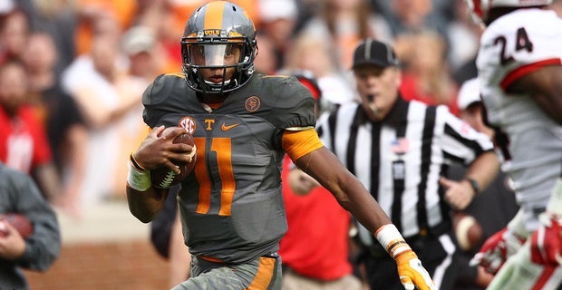 PHOTOS: Tennessee wears black jerseys against Gamecocks in 2009