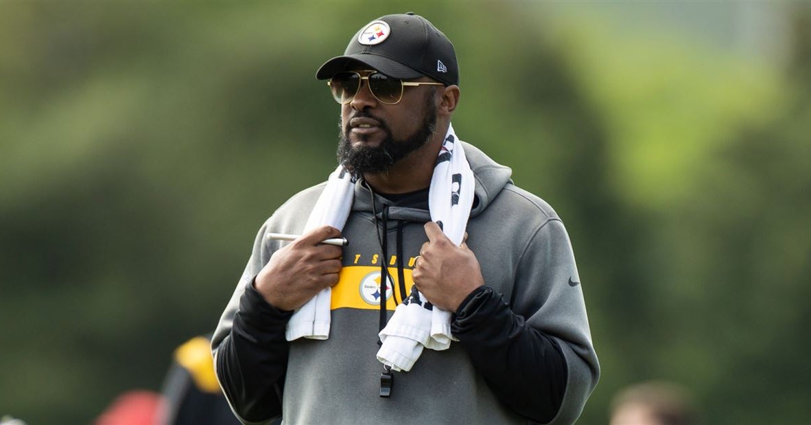 A new Mike Tomlin meme dropped at the end of the third quarter of New York Giants - Pittsburgh Steelers game