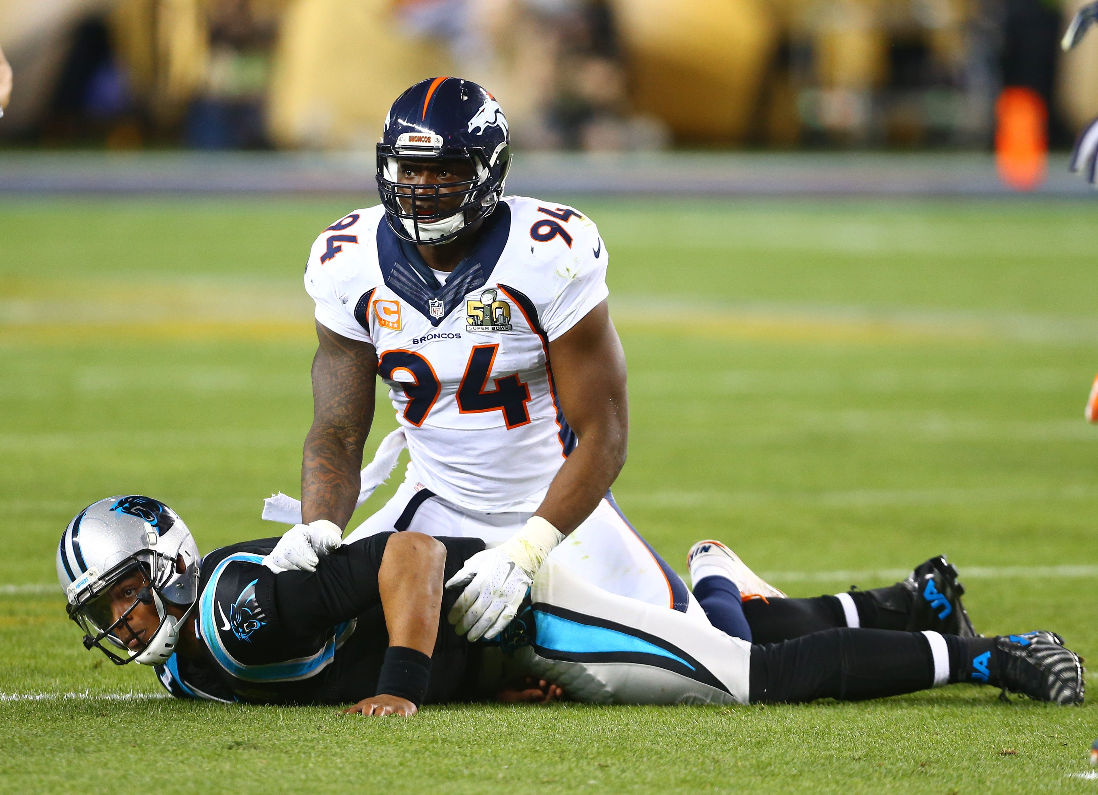 Gary Kubiak: Von Miller, DeMarcus Ware deserve credit for helping