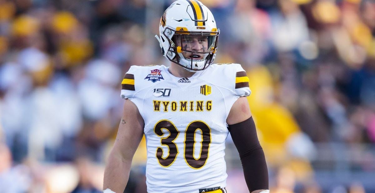 WATCH: Former Wyoming standout Logan Wilson boots 40-plus yard FG