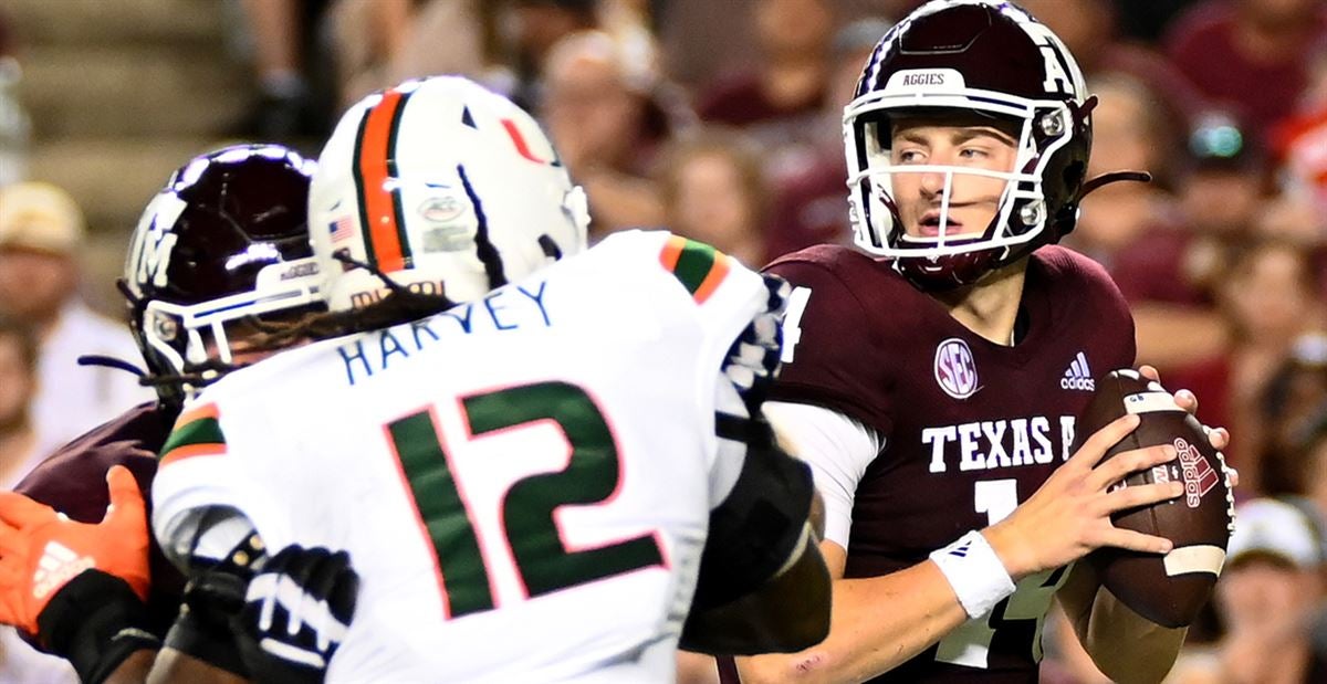 Max Johnson Leads Texas A&M Aggies to 17-6 Halftime Lead vs