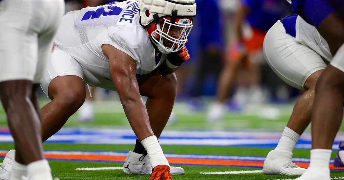 Torrence named AP preseason second-team All-American