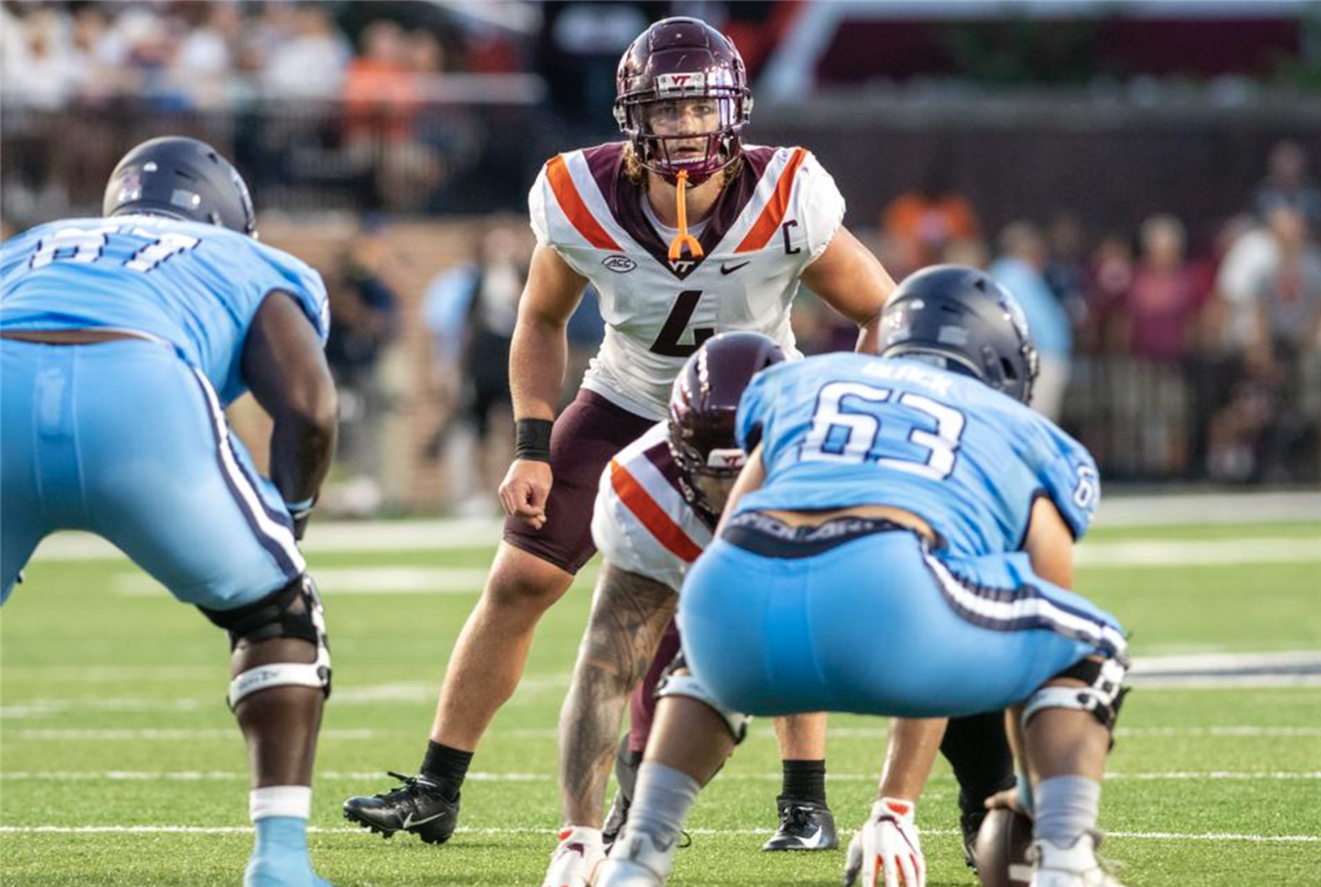 Jacksonville Jaguars linebacker Dax Hollifield performs a drill