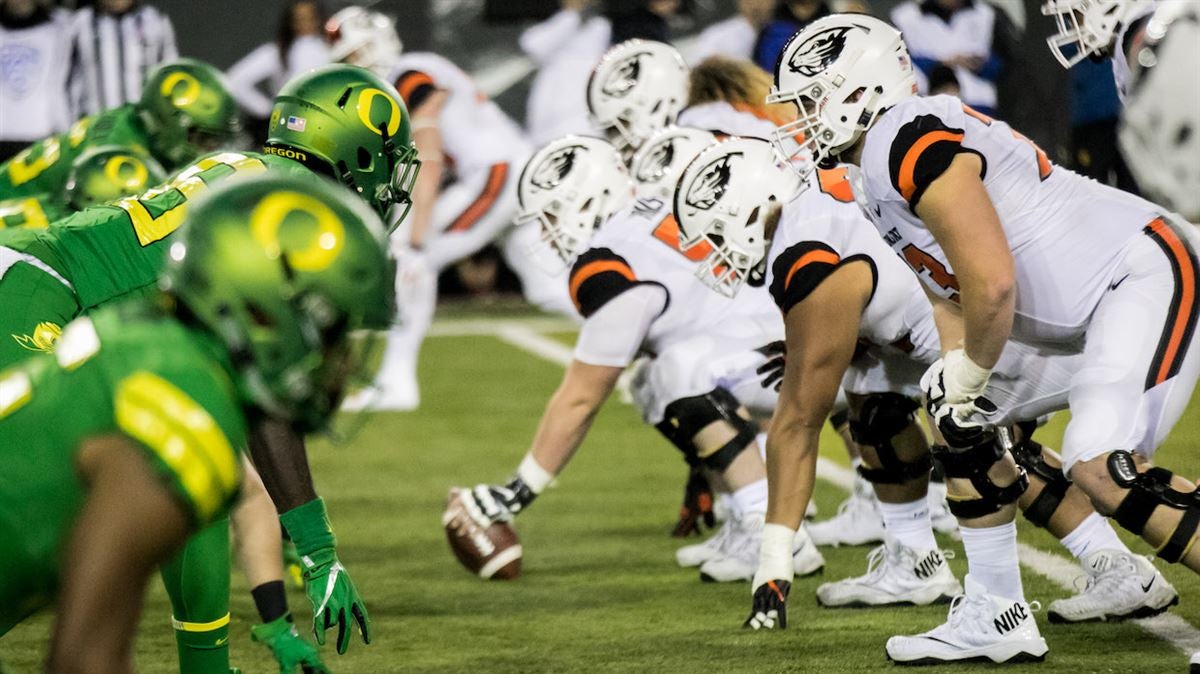 Ranking the Ducks Past Decade of Uniform Combinations: The Bottom of the  Barrel - Sports Illustrated Oregon Ducks News, Analysis and More