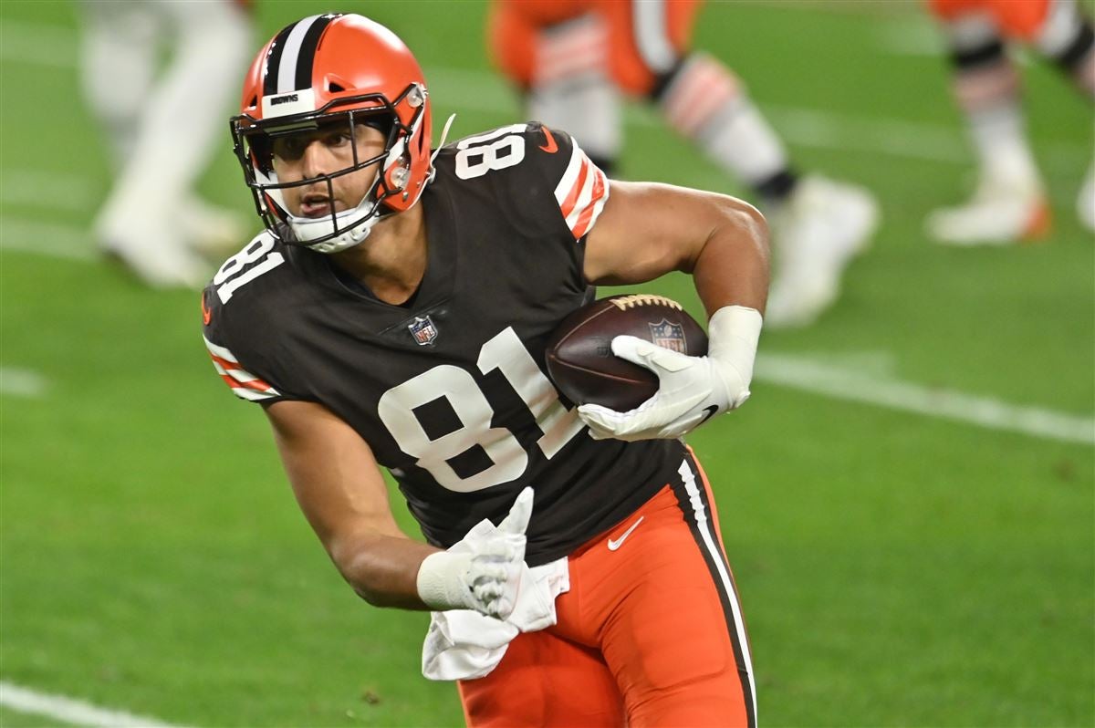 Cleveland Browns: Was Austin Hooper signing a mistake?