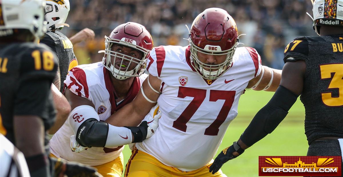 Oak Hills lineman Jason Rodriguez (USC commit) receives Under