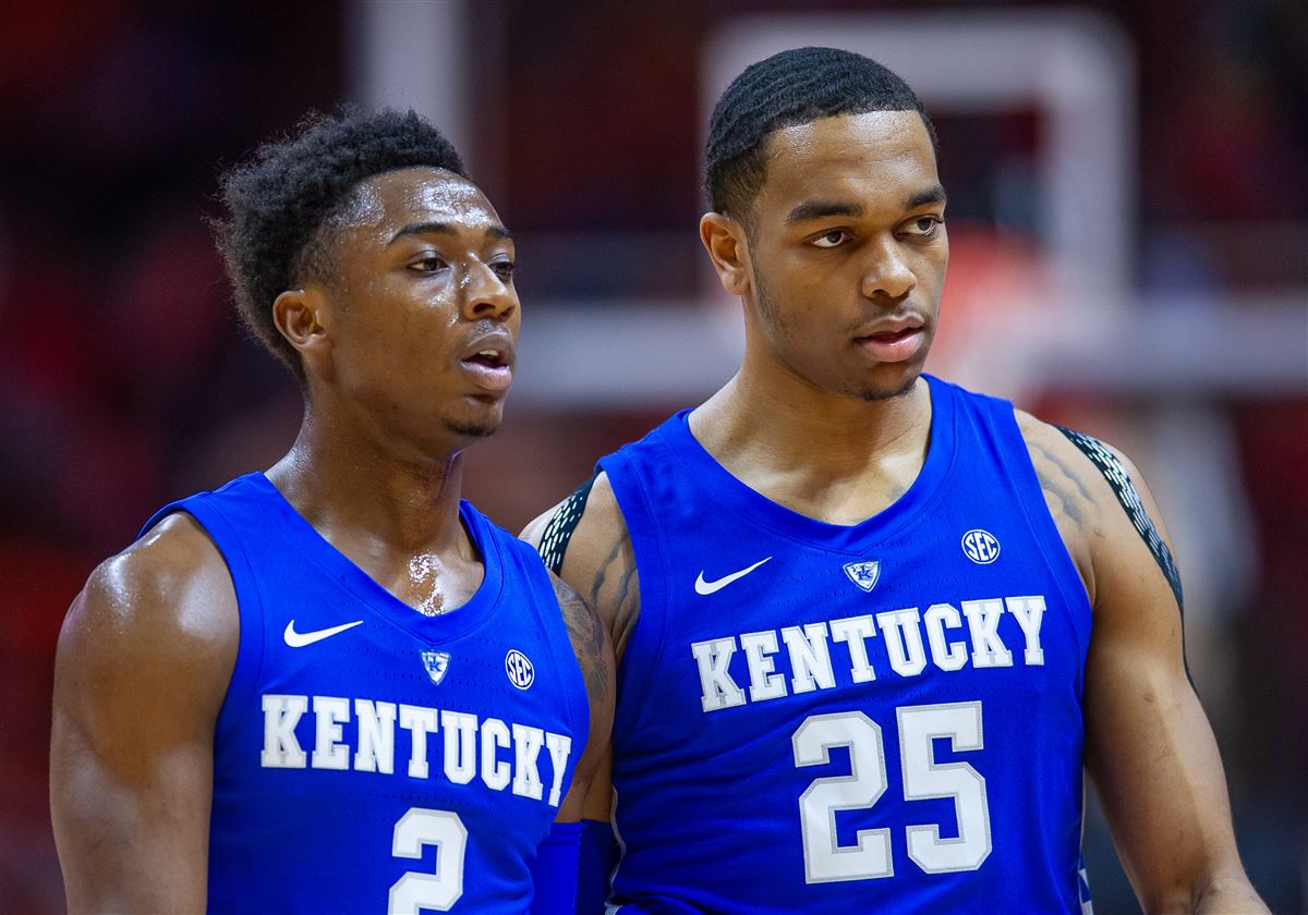 Kentucky Basketball: PJ Washington sheds cast and visits Robert