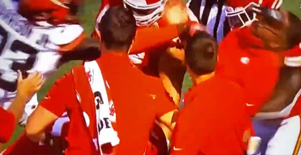 Browns' Ronnie Harrison Jr. ejected after shoving Chiefs coach on sideline