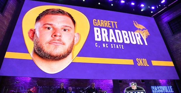 Per PFF, Garrett Bradbury's pass-blocking grade by week: 0.0, 16.3, 51.9,  24.2, 71.4, 85.2. : r/minnesotavikings