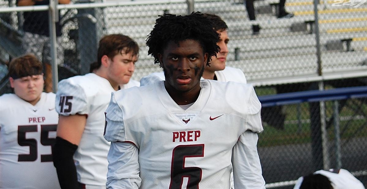 Pair of St. Joe's Prep Hawks football players receive Power 5 offers