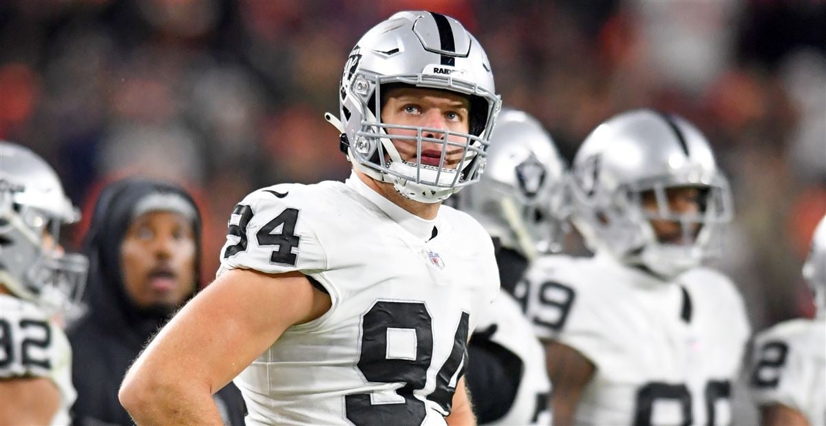 Raiders defensive end Carl Nassib becomes first active NFL player to come  out as gay - CBS News