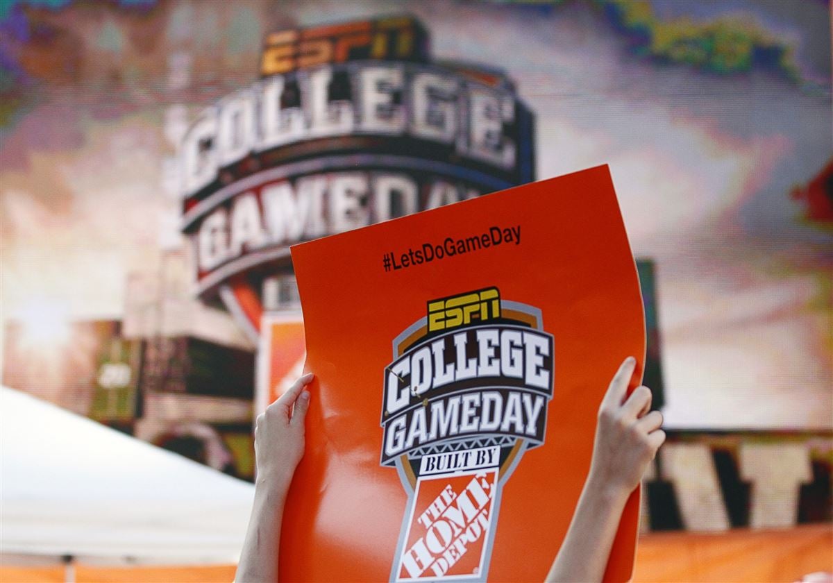 ESPN's College GameDay headed to Dallas for Oklahoma vs. Texas