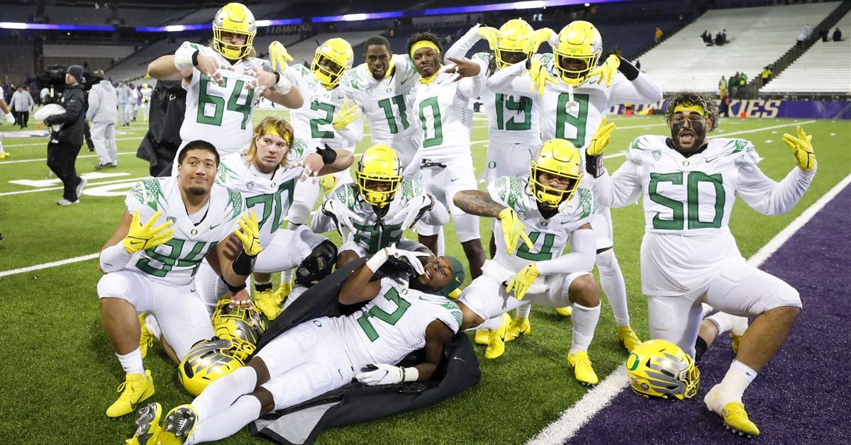 University of Oregon offers free tickets to Veterans for upcoming game against Washington State