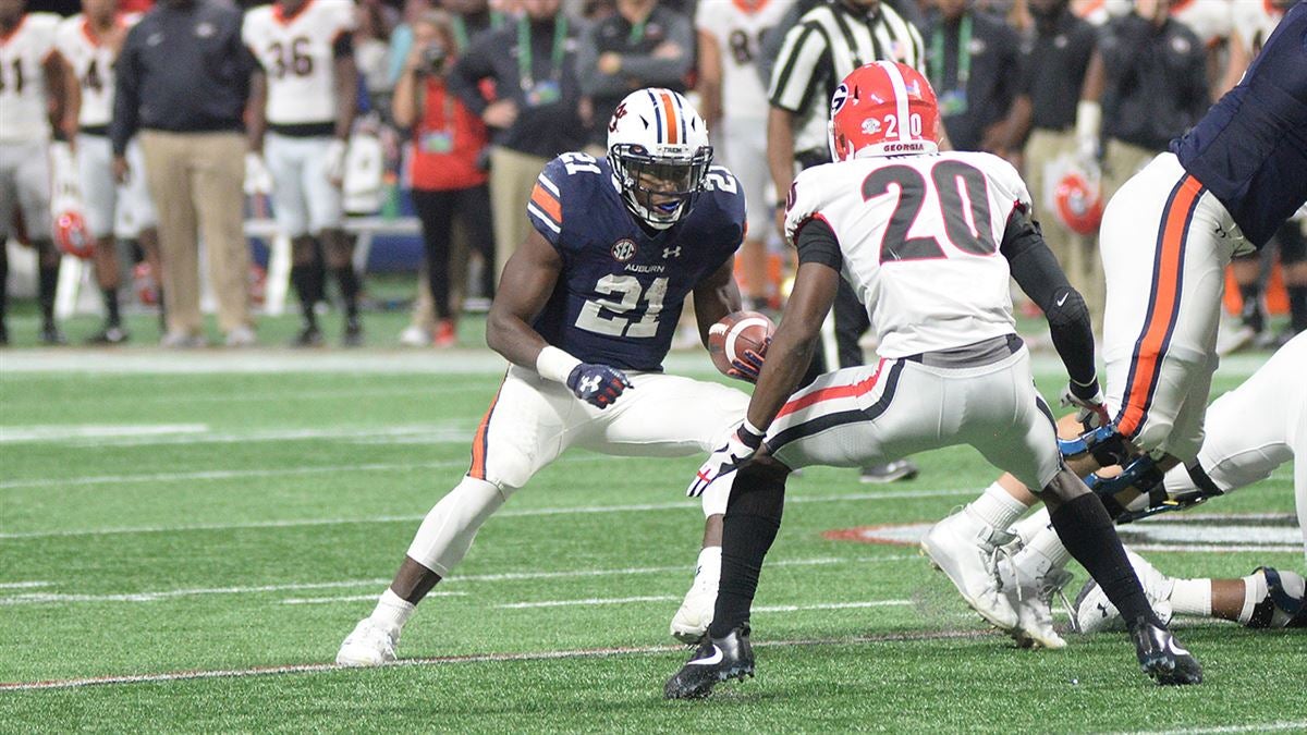 What's wrong with Kerryon Johnson's shoulder? Here are a few