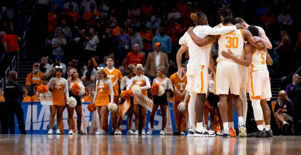 Four Keys and a Pick: No. 2 Tennessee faces No. 7 Texas in second