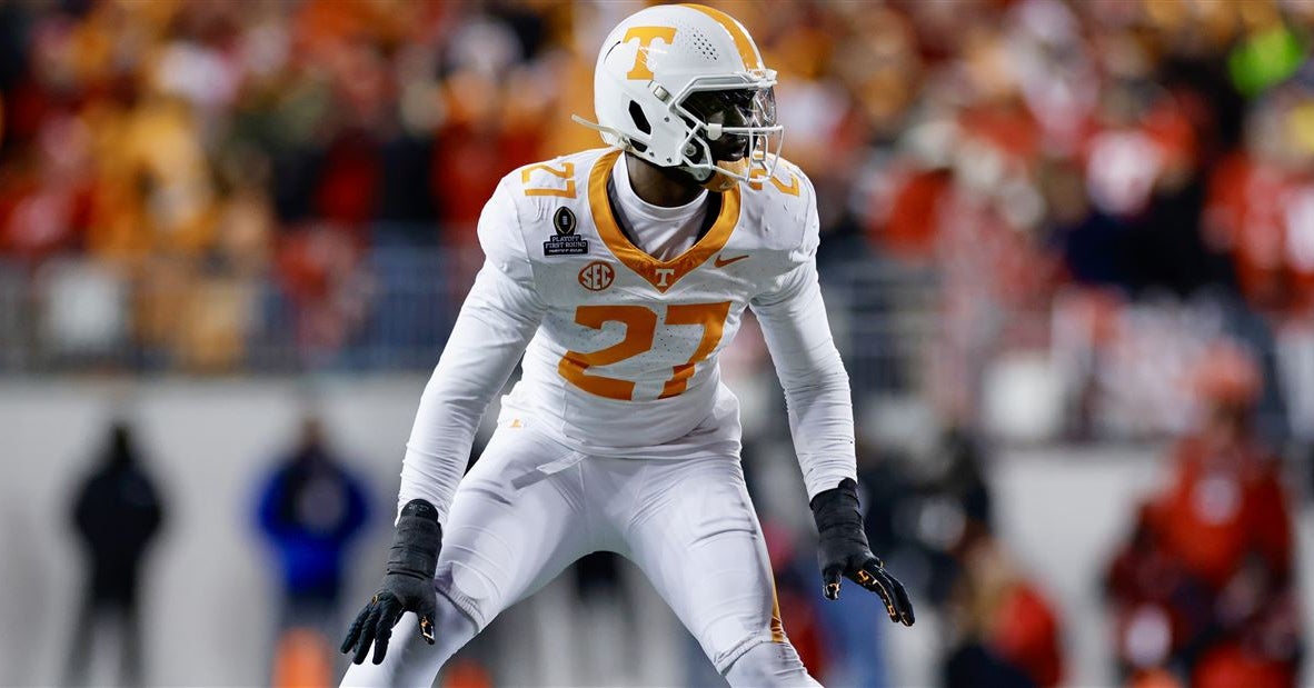 Tennessee star defender James Pearce Jr. declares for NFL Draft