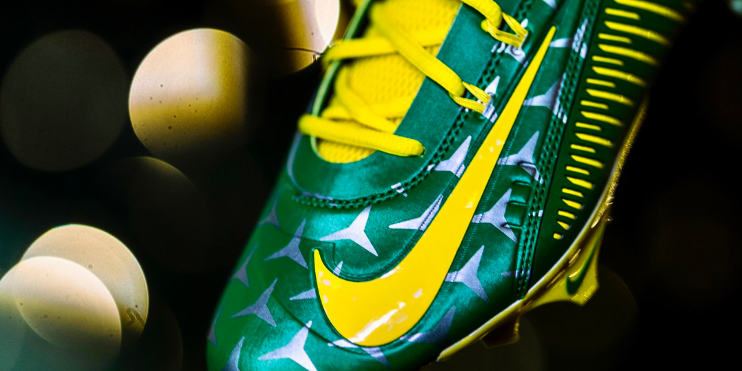 Oregon football debuts new Nike cleats for season opener
