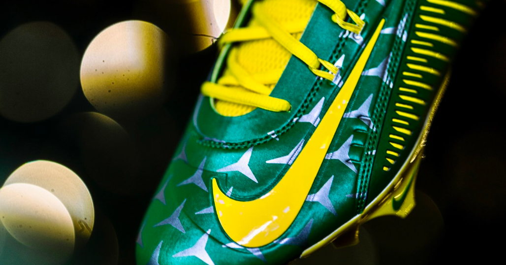 Oregon football debuts new Nike cleats for Georgia season opener