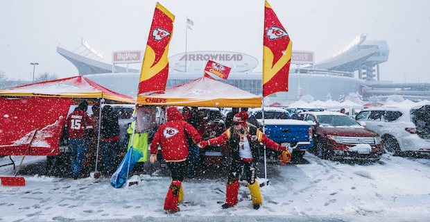 Chiefs Defeat Broncos, 23-3, in Snowy Matchup at Arrowhead