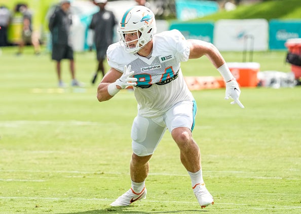 Miami Dolphins rookie Hunter Long looks good after escaping major injury