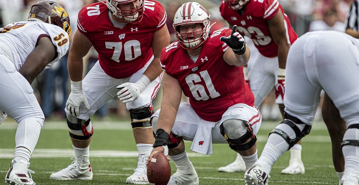 Wisconsin Badgers football: new Dallas Cowboys center Tyler Biadasz gets a  new number - Bucky's 5th Quarter