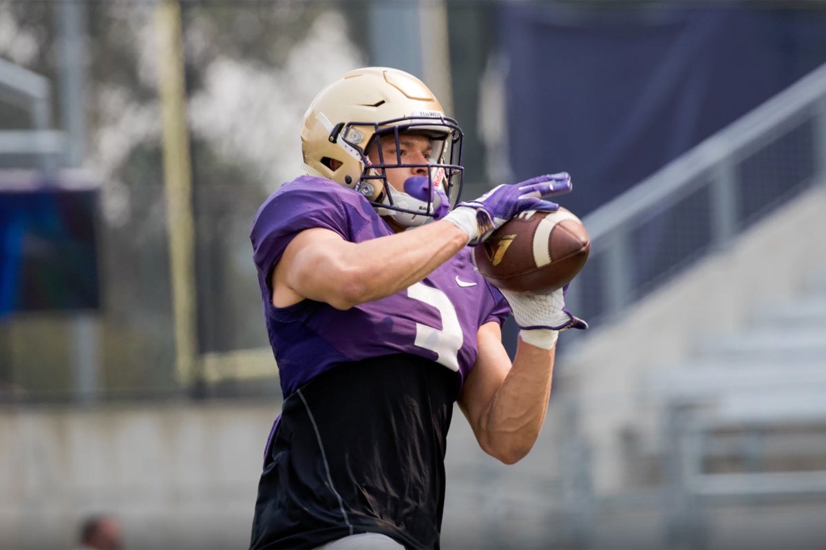 Three Washington Huskies Suit Up For Superbowl Bound Atlanta Falcons