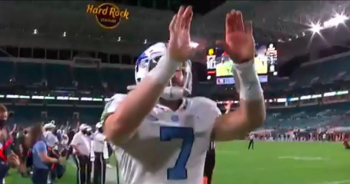 WATCH: UNC QB Sam Howell does 'U down' hand gesture after TD