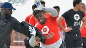 USC makes impression on Braezhon Ross