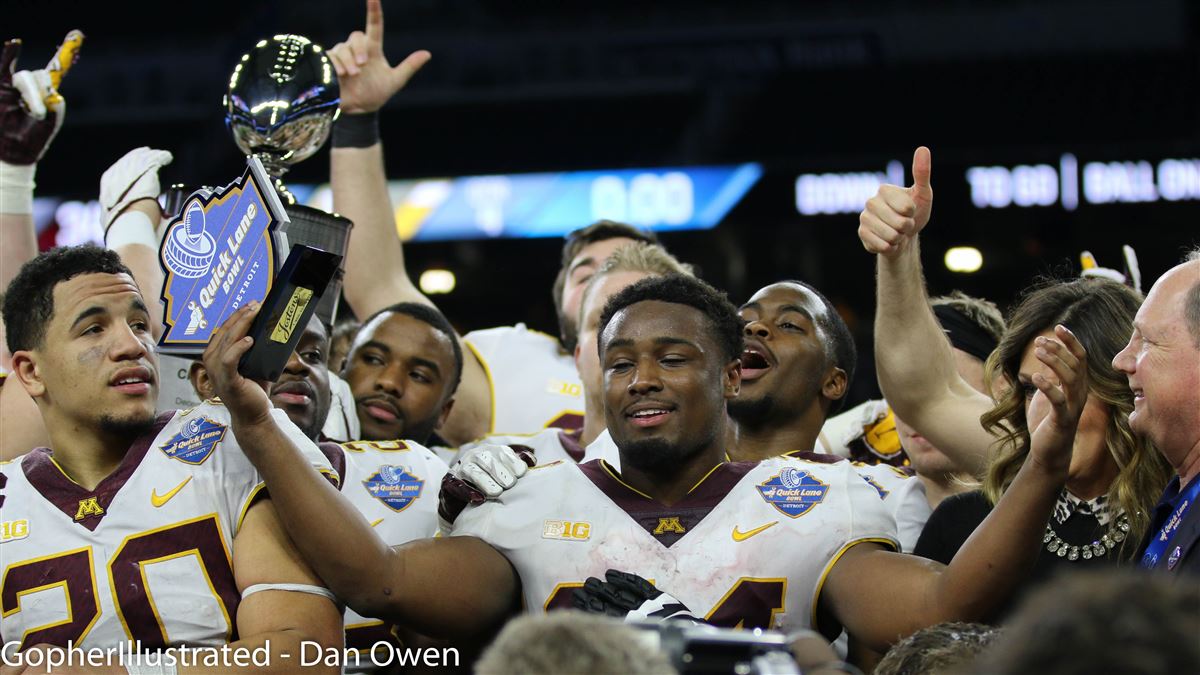 Gophers star Rashod Bateman cites 'health and safety,' won't play in 2020