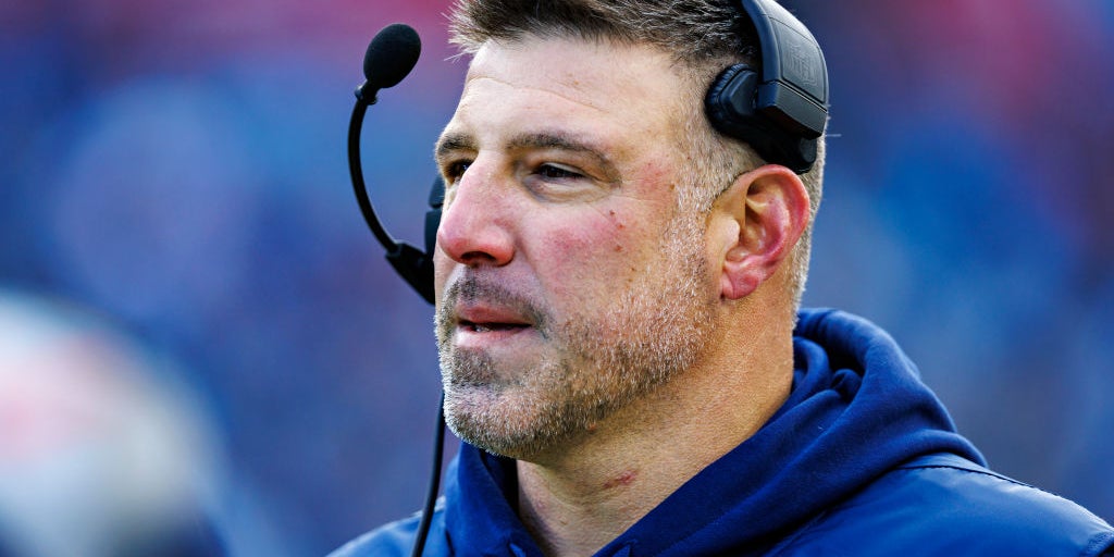 Patriots reportedly 'engaged' in contract talks with Mike Vrabel to become team's next head coach
