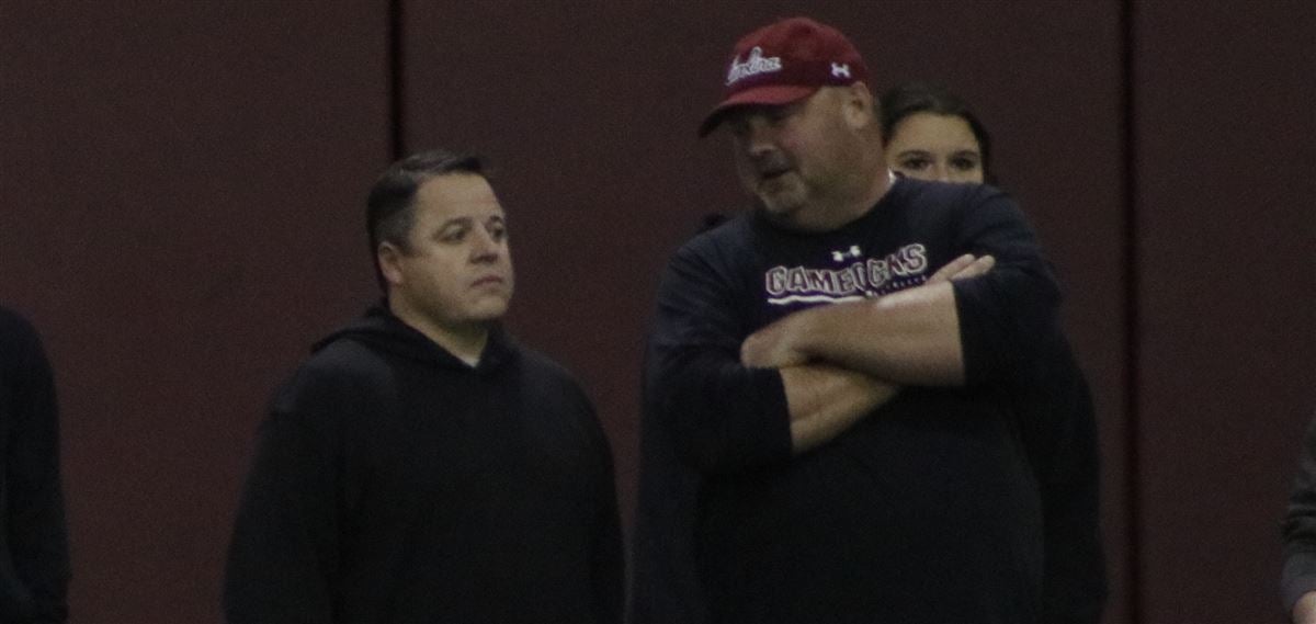 Low talks Loggains time in the NFL, recruiting efforts - Vimarsana News