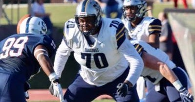 Ducks land commitment from JuCo offensive tackle Percy Lewis