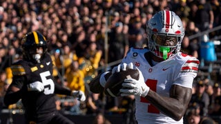 No. 5 Ohio State pulls away in second half to down No. 14 Iowa 31-14