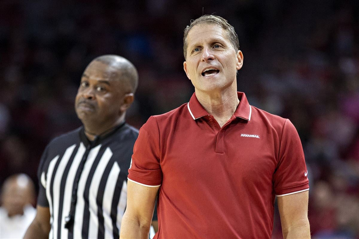 Hawg Hoops Live: Arkansas stumbles in SEC opener - Vimarsana News