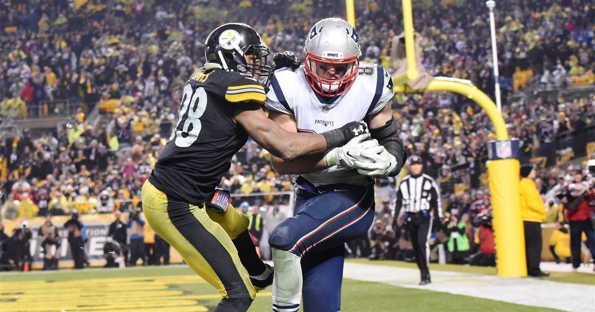 Big Ben fumbles, but lack of replay evidence saves Steelers